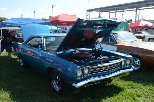 MoPar Showed Off at the Pumpkin Run