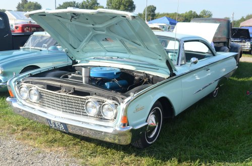 The Blue Oval Came to the Pumpkin Run