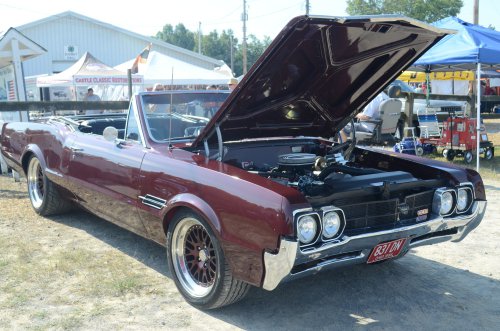 Oldsmobile At the Pumpkin Run
