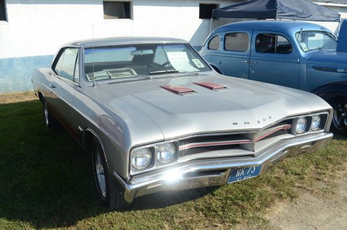 Buick at the Pumpkin Run