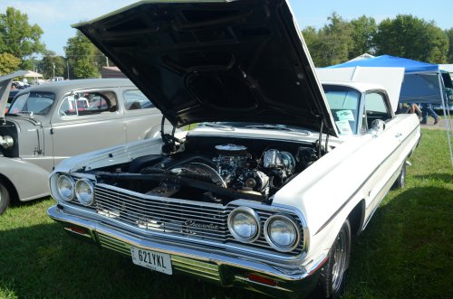Plenty of Chevy at the Pumpkin Run