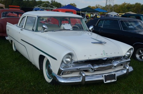 MoPar Muscled to the Pumpkin Run