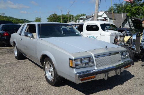 Variety At Rollin' On the River