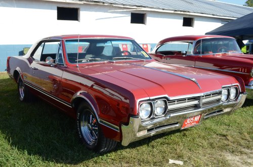 Old Cars to Support Charities