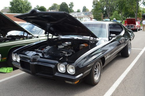 General Motors Was on Parade at Deer Park