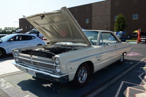 A Car Show to Support First Responders