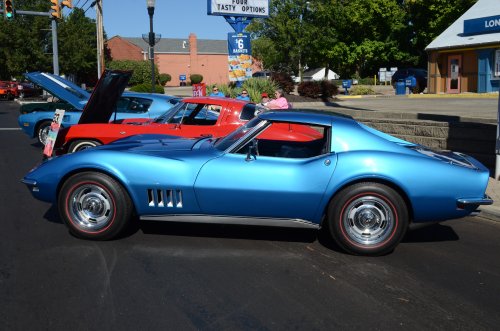 Corvettes Powered to the Hill