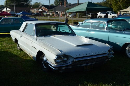 Thunderbirds Rose Up At the Pumpkin Run