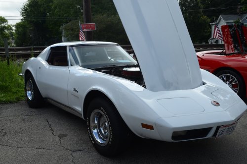 Corvettes Have Their Place at the Glendale Gathering