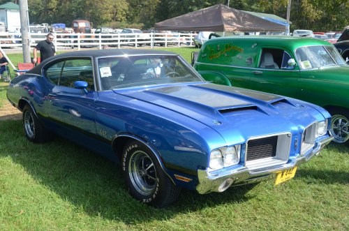 Oldsmobile At the Pumpkin Run