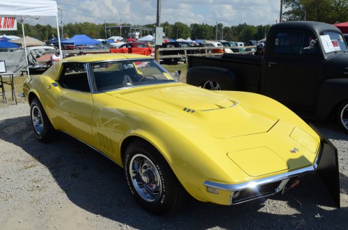 Corvettes At the Pumpkin Run