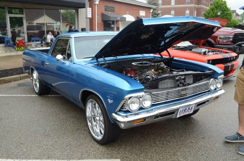 Cars Wearing Bowties Came to Lawrenceburg