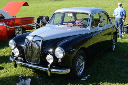 Fabulous Family Haulers at Concours Devou
