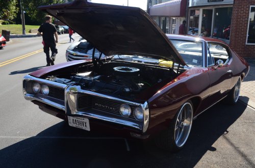 Pontiac, Pontiac Muscled Its Way to the Hill