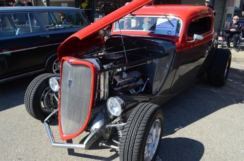 Hot Rods Hit the Lawrenceburg Streets