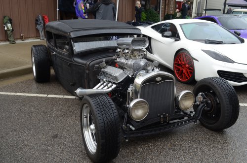 Customs and Rods In Lawrenceburg