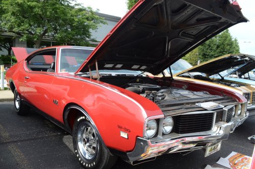 Oldsmobile Groups Sponsor the All GM Show