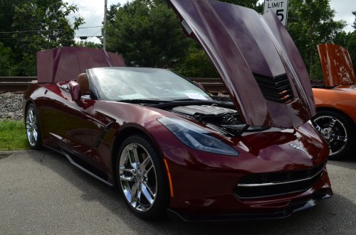 Corvettes Have Their Place at the Glendale Gathering