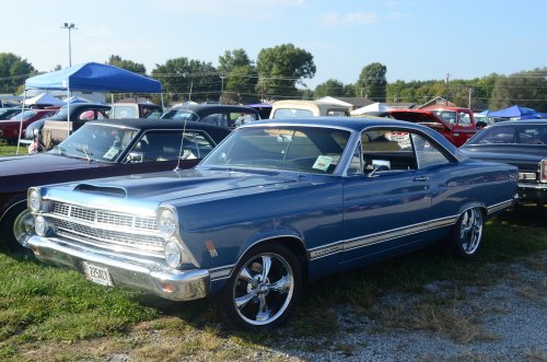 The Blue Oval Came to the Pumpkin Run