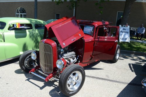 Hot Rods Hit the Lawrenceburg Streets