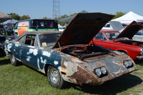 More MoPar Rolled Into the Pumpkin Run