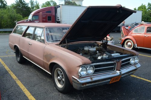 1200 Car Club Car Show