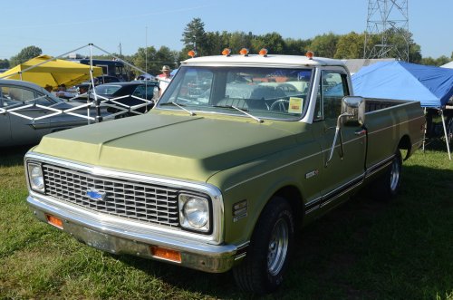 Trucks At the Pumpkin Run