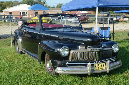 Some Veteran Cars Came to the Pumpkin Run