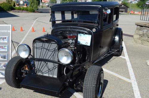 Pre-War Cars Rolled Into Lawrenceburg