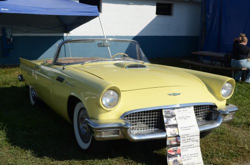 Thunderbirds Rose Up At the Pumpkin Run