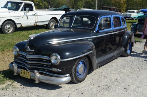 More MoPar Rolled Into the Pumpkin Run