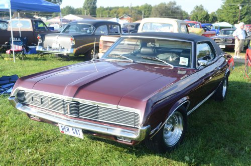 The Blue Oval Came to the Pumpkin Run