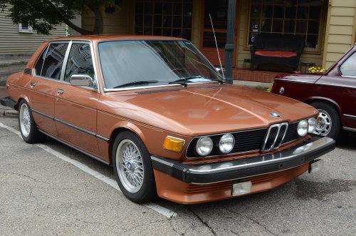 Foreign Autos Create a Scene at the Glendale Gathering