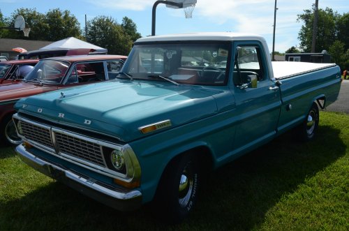 A Fairly Sparse Crowd at the Mt. Orab Lions Club Car Show