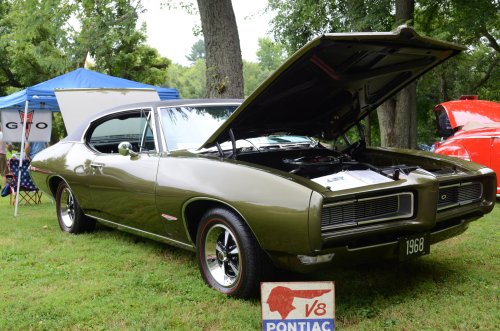 Pontiac, Pontiac Went Rollin' On the River
