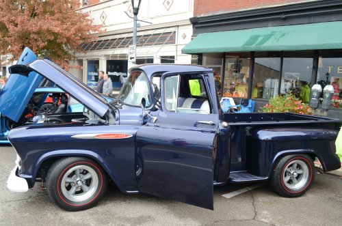 Trucks on Monmouth