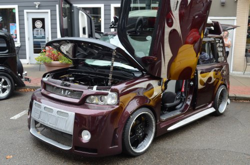 Customs Rolled Into Newport