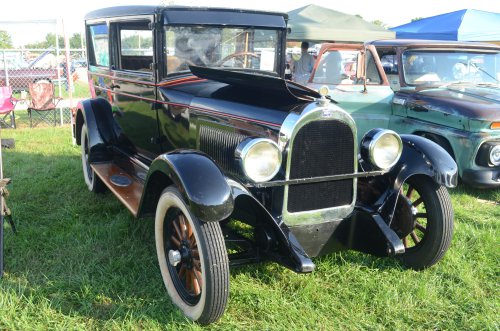 Some Really Old Cars were at the Pumpkin Run