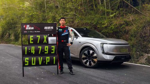 AUDI E7X electric SUV surpassed Xiaomi YU7 and Porsche Macan on track