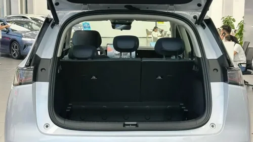 BYD Sealion 05 DM-i piles up at dealers in China with 305 km of EV range