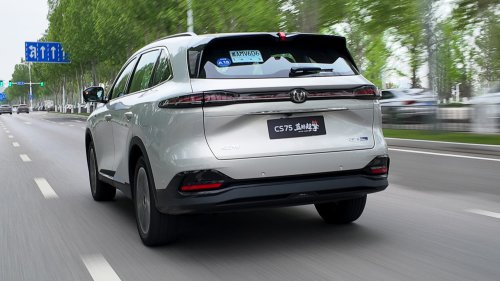 Changan CS75 Plus SUV with HEV system and first 500 bar direct injection starts presales in China