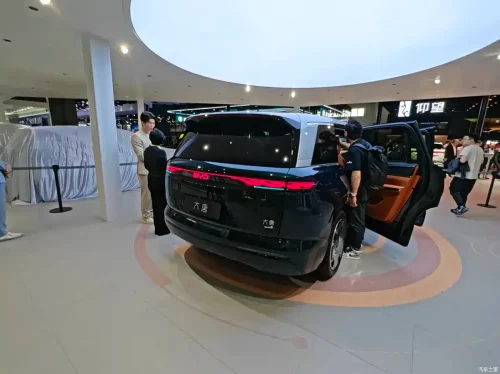 BYD Great Tang EV pre-sales open: 950 km range, flash charging, 0-100 in 3.9s, from 36,200 USD