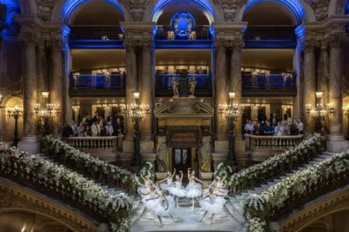 Denza Z9 GT with flash charging and 1036 km range launches in Europe starting from 115,000 euro