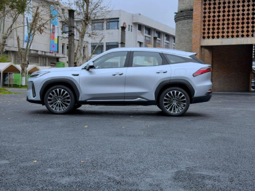 Geely, Geely Galaxy’s global model M7 with 1,730 km combined range opens pre-sales, starting from 20,300 USD