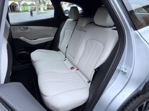Geely Galaxy’s global model M7 with 1,730 km combined range opens pre-sales, starting from 20,300 USD
