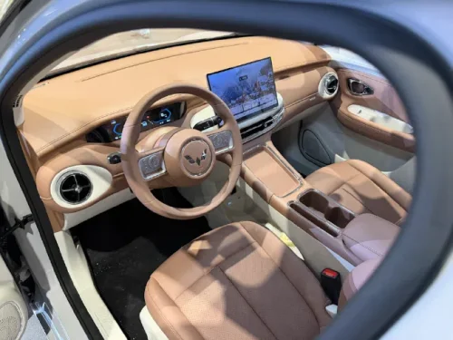 SGMW’s compact EV Binguo Pro opens pre-sales from 8,500 USD with 403 km range