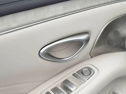 BYD Seal 08 DM-p PHEV debuts with 300 km WLTC pure electric range