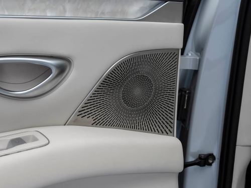 BYD Seal 08 DM-p PHEV debuts with 300 km WLTC pure electric range