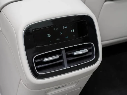 BYD Seal 08 DM-p PHEV debuts with 300 km WLTC pure electric range