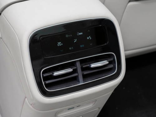 BYD Seal 08 DM-p PHEV debuts with 300 km WLTC pure electric range